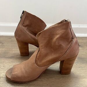Cordani Vero Brown Leather Peep Toe Zip Ankle Boot Booties Italy Sz 39 Sz 8.5
